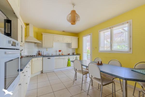 Maison à vendre 359 040 € Bassens 5 p 140 m² DPE C