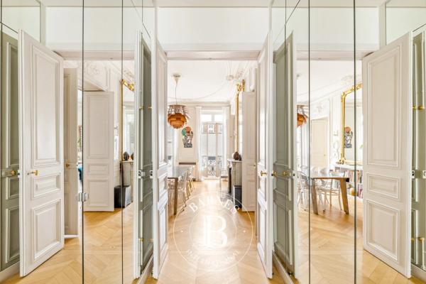 Paris 10ème, Appartement 4 Chambres -  182 m² à vendre