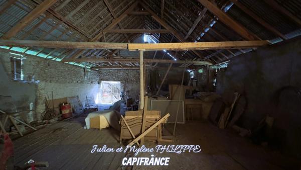 Ancien corps de ferme à rénover – Fort potentiel – Saint-Laurent-du-Cros (Hameau du Cros)