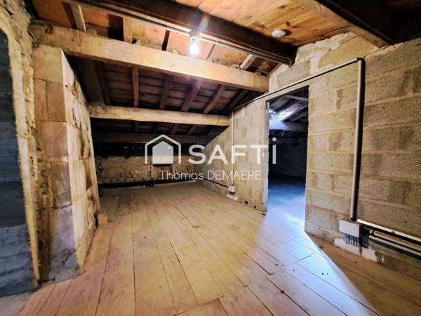 Belle maison en pierre aux portes de la ville