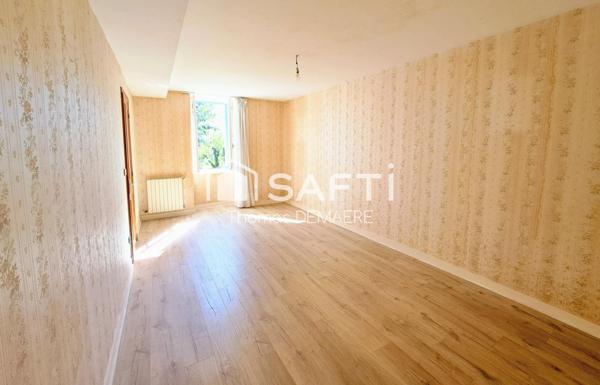 Belle maison en pierre aux portes de la ville