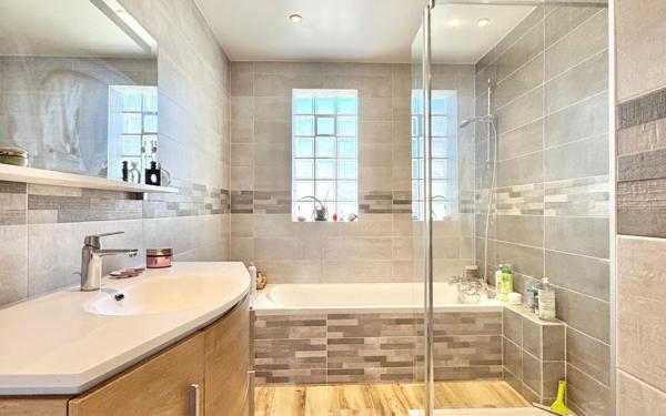 Maison à vendre    6 pièces • 154,42 m2 Lèves