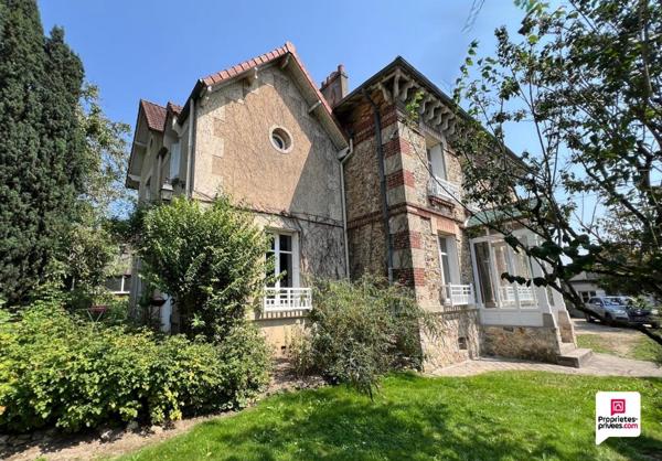 95640 MARINES - Maison meulière 10 pièce(s) et sa dépendance, 261 m2, 7 chambres, jardin clos