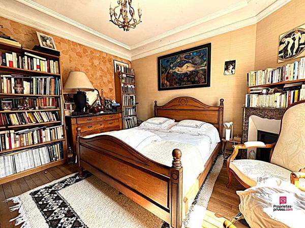 95640 MARINES - Maison meulière 10 pièce(s) et sa dépendance, 261 m2, 7 chambres, jardin clos