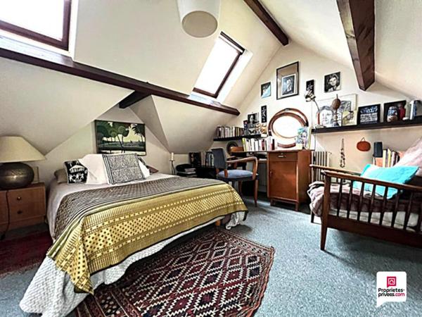 95640 MARINES - Maison meulière 10 pièce(s) et sa dépendance, 261 m2, 7 chambres, jardin clos