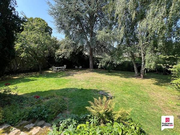 95640 MARINES - Maison meulière 10 pièce(s) et sa dépendance, 261 m2, 7 chambres, jardin clos