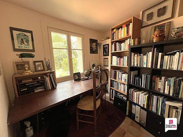 95640 MARINES - Maison meulière 10 pièce(s) et sa dépendance, 261 m2, 7 chambres, jardin clos