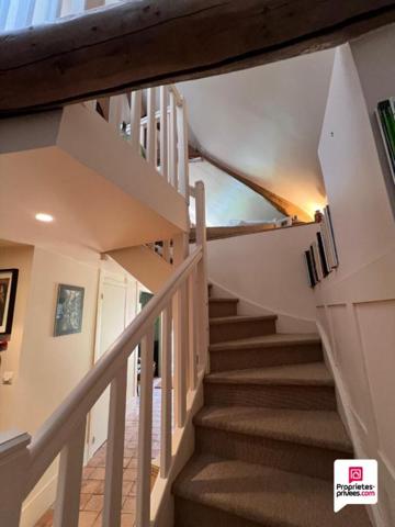 95640 MARINES - Maison meulière 10 pièce(s) et sa dépendance, 261 m2, 7 chambres, jardin clos