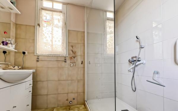 Maison à vendre    7 pièces •  Saint-Raphaël