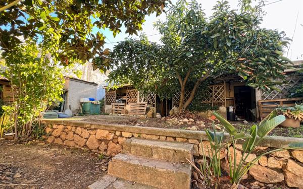 Maison à vendre    7 pièces •  Saint-Raphaël