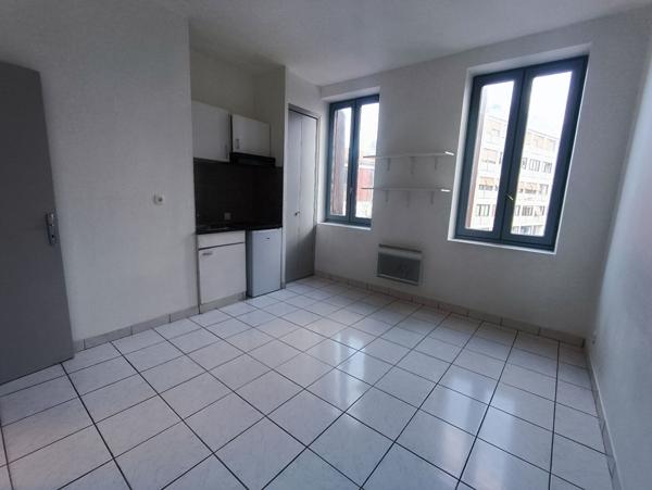 Studio à louer place bachelier