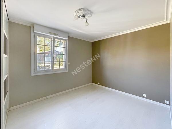 A VENDRE - MAISON AVRILLÉ - PLAIN-PIED NON MITOYENNE - 3 CHAMBRES - JARDIN SANS VIS-À-VIS - GARAGE MOTORISÉ