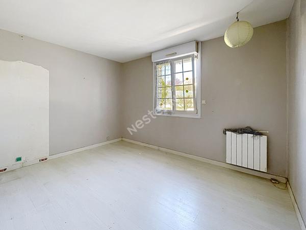 A VENDRE - MAISON AVRILLÉ - PLAIN-PIED NON MITOYENNE - 3 CHAMBRES - JARDIN SANS VIS-À-VIS - GARAGE MOTORISÉ