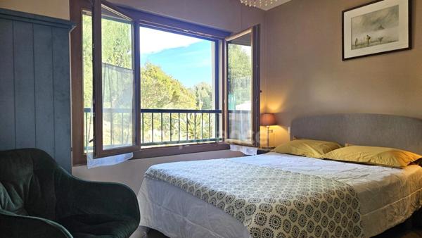 CAVALAIRE SUR MER (83) appartement traversant 2 pièces avec terrasses et vue mer