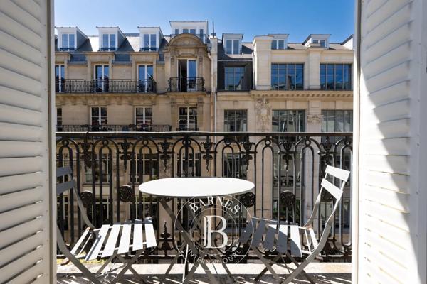 Paris 2ème, Appartement 1 Chambre -  66 m² à vendre