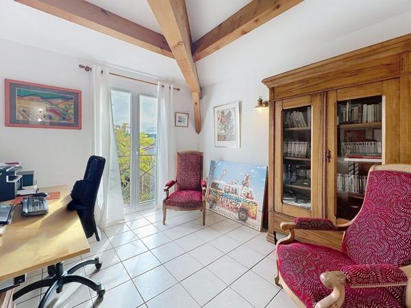 Maison d’architecte 173 m² – 4 chambres – Jardin paysagé et luminosité