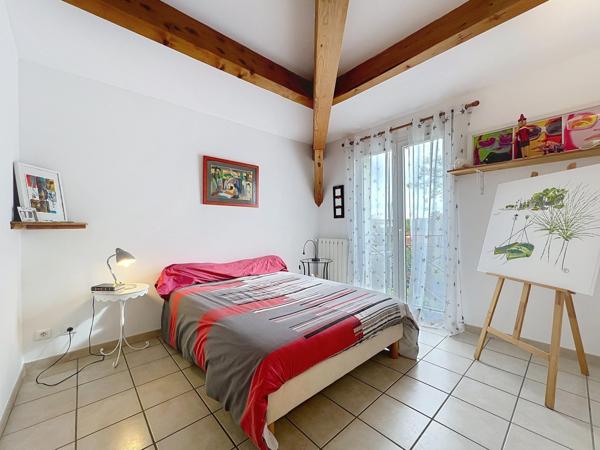 Maison d’architecte 173 m² – 4 chambres – Jardin paysagé et luminosité