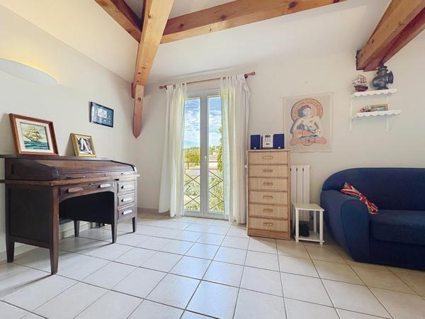 Maison d’architecte 173 m² – 4 chambres – Jardin paysagé et luminosité