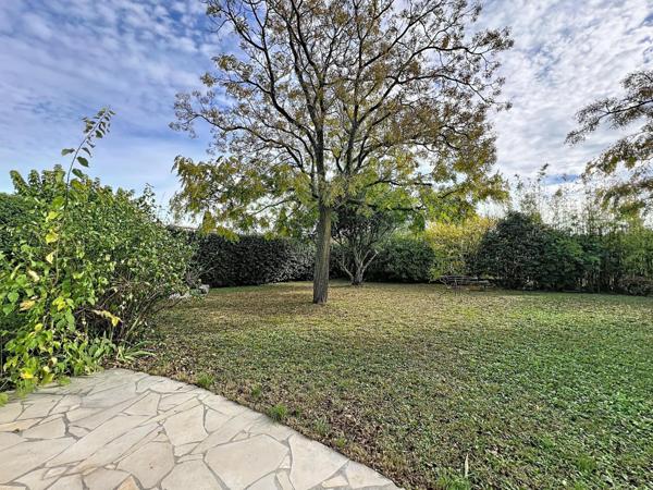 Maison d’architecte 173 m² – 4 chambres – Jardin paysagé et luminosité