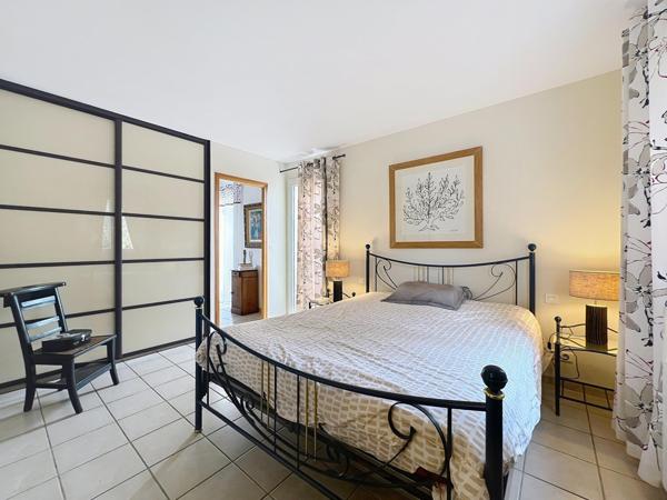 Maison d’architecte 173 m² – 4 chambres – Jardin paysagé et luminosité