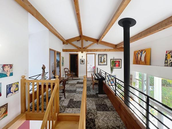 Maison d’architecte 173 m² – 4 chambres – Jardin paysagé et luminosité