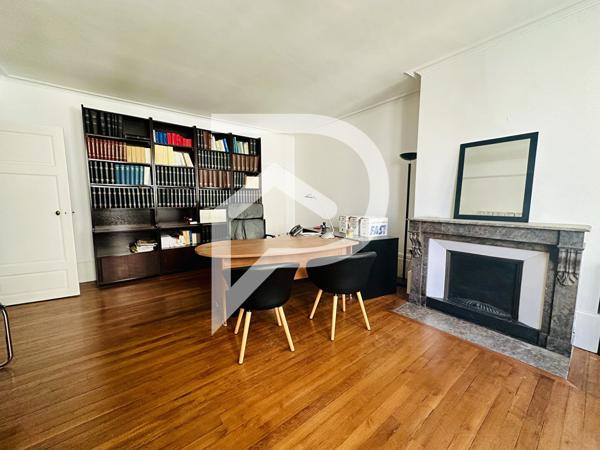 Maison 10 pièces 317.82 m2