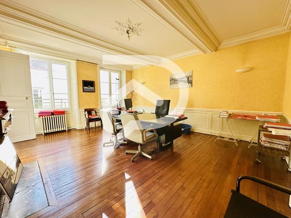 Maison 10 pièces 317.82 m2