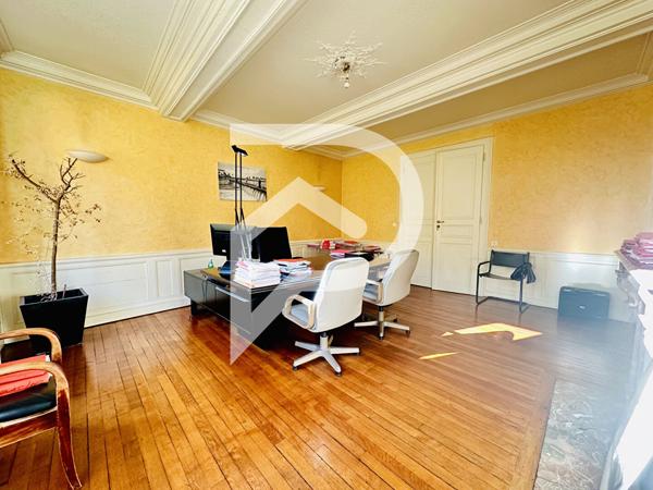 Maison 10 pièces 317.82 m2
