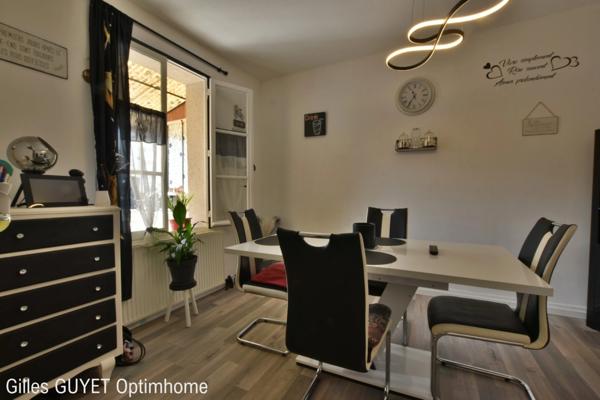 10MN de BERNAY T5 78M² 95000€ avec Parking et Courette ( Bourg avec commerces)(27 Eure)