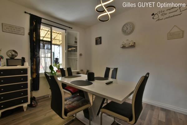 10MN de BERNAY T5 78M² 95000€ avec Parking et Courette ( Bourg avec commerces)(27 Eure)