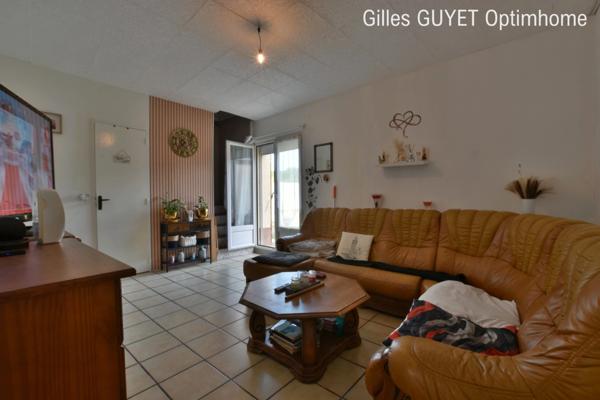 10MN de BERNAY T5 78M² 95000€ avec Parking et Courette ( Bourg avec commerces)(27 Eure)