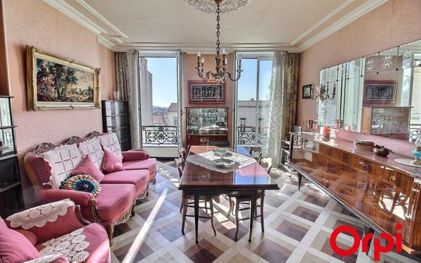 Appartement à vendre    3 pièces • 71 m2 Marseille 1