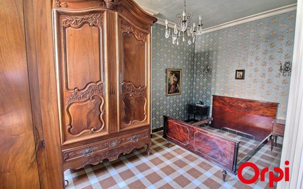 Appartement à vendre    3 pièces • 71 m2 Marseille 1