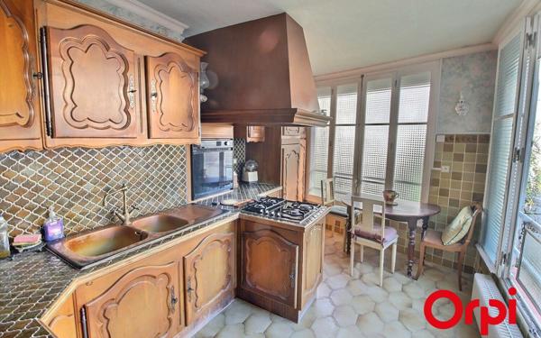 Appartement à vendre    3 pièces • 71 m2 Marseille 1