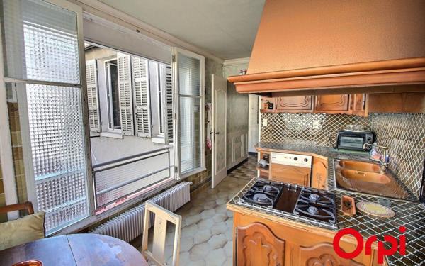 Appartement à vendre    3 pièces • 71 m2 Marseille 1