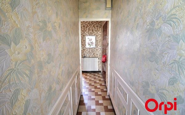 Appartement à vendre    3 pièces • 71 m2 Marseille 1