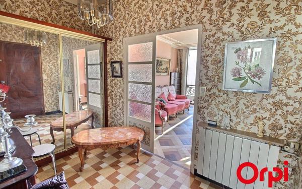 Appartement à vendre    3 pièces • 71 m2 Marseille 1