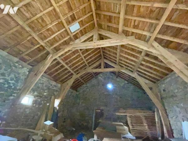 A VENDRE GRANGE / ETABLE SECTEUR FONTANS - 130 M²