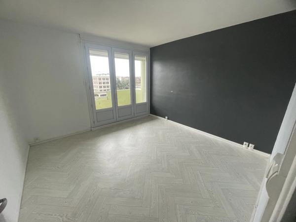 Location Appartement 3 pièces 53 m2 à Saint-Quentin