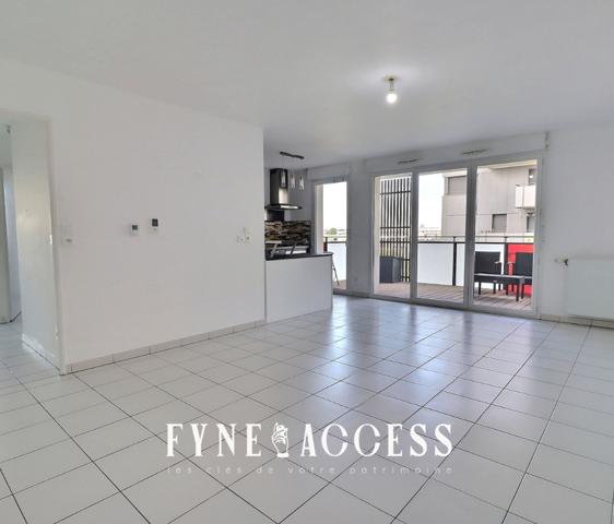 PORTES DE LYON - SAINT FONS - BALCON - STATIONNEMENT - GRAND T3 - TRAMWAY T10 - RESIDENCE SECURISEE - RÉCENT - PROCHE GARE - BUS - A6 - A7 - ROCADE EST , Saint fons