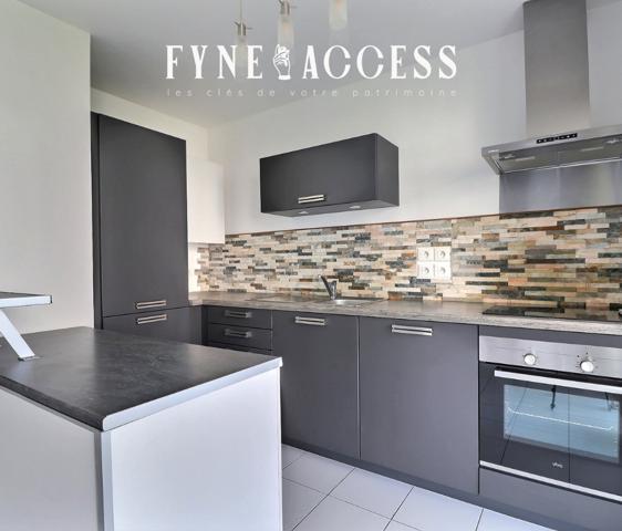 PORTES DE LYON - SAINT FONS - BALCON - STATIONNEMENT - GRAND T3 - TRAMWAY T10 - RESIDENCE SECURISEE - RÉCENT - PROCHE GARE - BUS - A6 - A7 - ROCADE EST , Saint fons