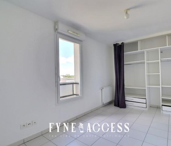 PORTES DE LYON - SAINT FONS - BALCON - STATIONNEMENT - GRAND T3 - TRAMWAY T10 - RESIDENCE SECURISEE - RÉCENT - PROCHE GARE - BUS - A6 - A7 - ROCADE EST , Saint fons