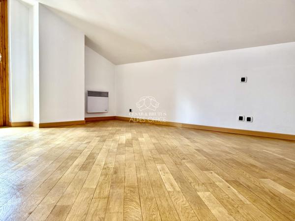 Les Houches – Chalet ( immeuble) d’investissement composé de 5 appartements – 5 garages – Vue Mont-Blanc.