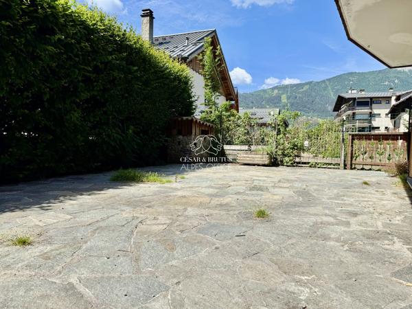 Les Houches – Chalet ( immeuble) d’investissement composé de 5 appartements – 5 garages – Vue Mont-Blanc.