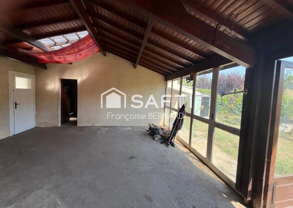 Villa de plain pied avec jardin, garage et terrasse