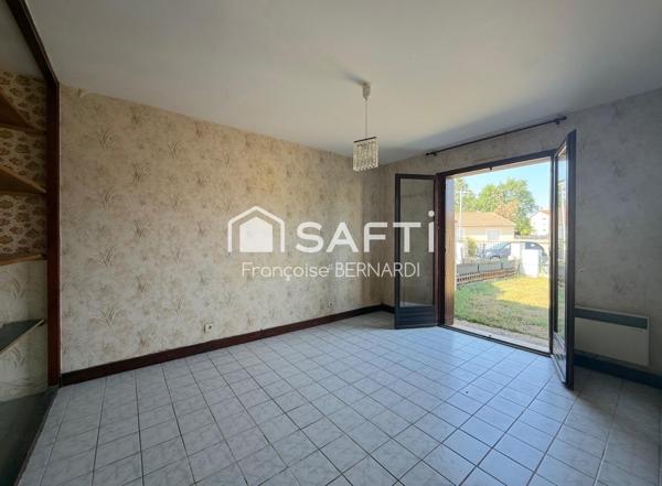 Villa de plain pied avec jardin, garage et terrasse