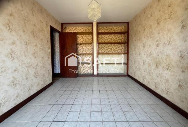 Villa de plain pied avec jardin, garage et terrasse