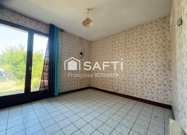Villa de plain pied avec jardin, garage et terrasse