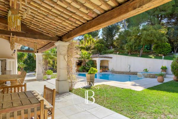 Sanary-sur-Mer, Maison 4 Chambres -  180 m² à vendre
