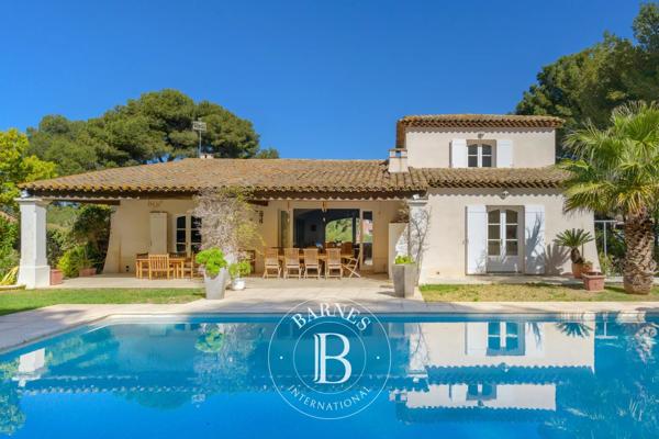Sanary-sur-Mer, Maison 4 Chambres -  180 m² à vendre